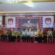 Kapolres Tapsel, AKBP Yasir Ahmadi, berfoto bersama unsur Forkopimda dan ketiga Paslon Bupati-Wakil Bupati Paluta usai debat