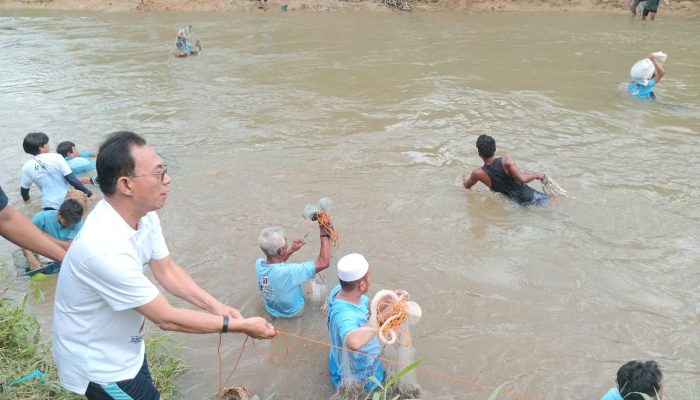 Buka Lubuk Larangan, Gus Irawan Janji Buat 1.000 Kolam Agar Tapsel Swasembada Ikan