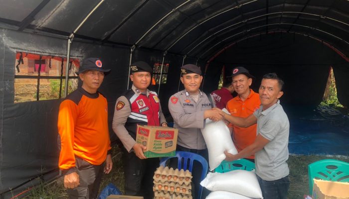 Peduli Kemanusiaan, Polres Tapsel Salurkan Sembako ke Korban Banjir Bandang