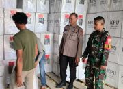 Polres Tapsel Kawal Pemberangkatan Logistik Pilkada dari Gudang KPU