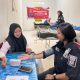 Salah seorang Polwan Polres Padangsidimpuan saat melakukan pemeriksaan dan pengecekan tekanan darah sebelum mengikuti kegiatan donor dalam rangka memperingati HUT Humas Polri ke-73