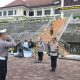 Kapolres Tapsel, AKBP Yasir Ahmadi, saat memimpin Apel kesiapan personel pengamanan TPS pada Pilkada serentak dalam rangka Ops Mantap Praja Toba 2024