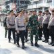 Kapolres Padangsidimpuan, AKBP Wira Prayatna, Kapolres Tapsel, AKBP Yasir Ahmadi, Kapolres Madina, AKBP Arie Sofandi Paloh, Dandim 0212/Tapsel, Letkol Arm Delli Yudha Adi Nurcahyo, mengecek kesiapan pasukan saat Apel Rayonisasi bersama dalam rangka pengamanan menghadapi Pilkada serentak 2024