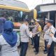 Kasat Lantas Polres Tapsel, AKP Danil Saragih, dan instansi terkait lainnya saat melakukan pemeriksaan terhadap angkutan umum dalam rangka pengamanan menjelang Nataru 2025
