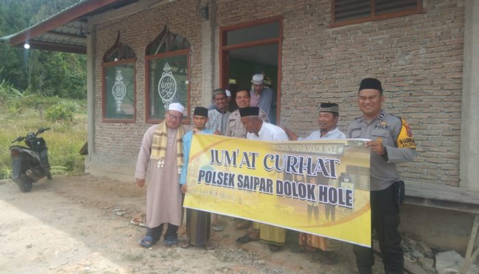 Warga Curhat ke Polsek SD Hole Soal Timbunan Tanah Longsor