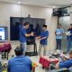 Pgs Kacab BRI Padangsidimpuan, Saniofa Tarigan, menyerahkan cinderamata ke Kepala KPKNL Padangsidimpuan, Agus Yulianto, sebelum pelaksanaan Lelang BRILiaN yang berlangsung di Lantai III Kantor Cabang BRI Padangsidimpuan