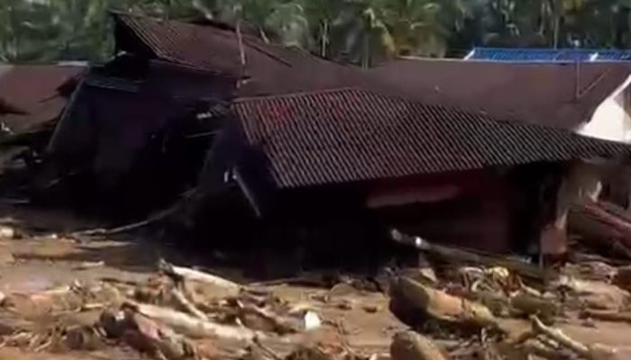 Banjir Bandang Terjang Kota Tua Tapsel