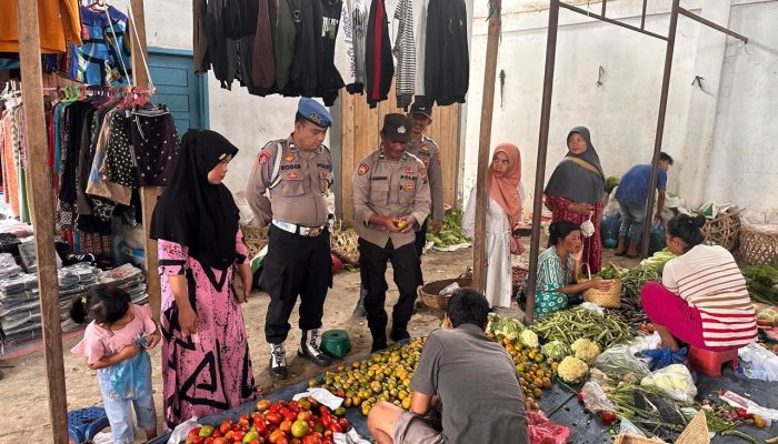 Antisipasi Kriminalitas, Polsek SD Hole Pengamanan di Pasar Sipagimbar