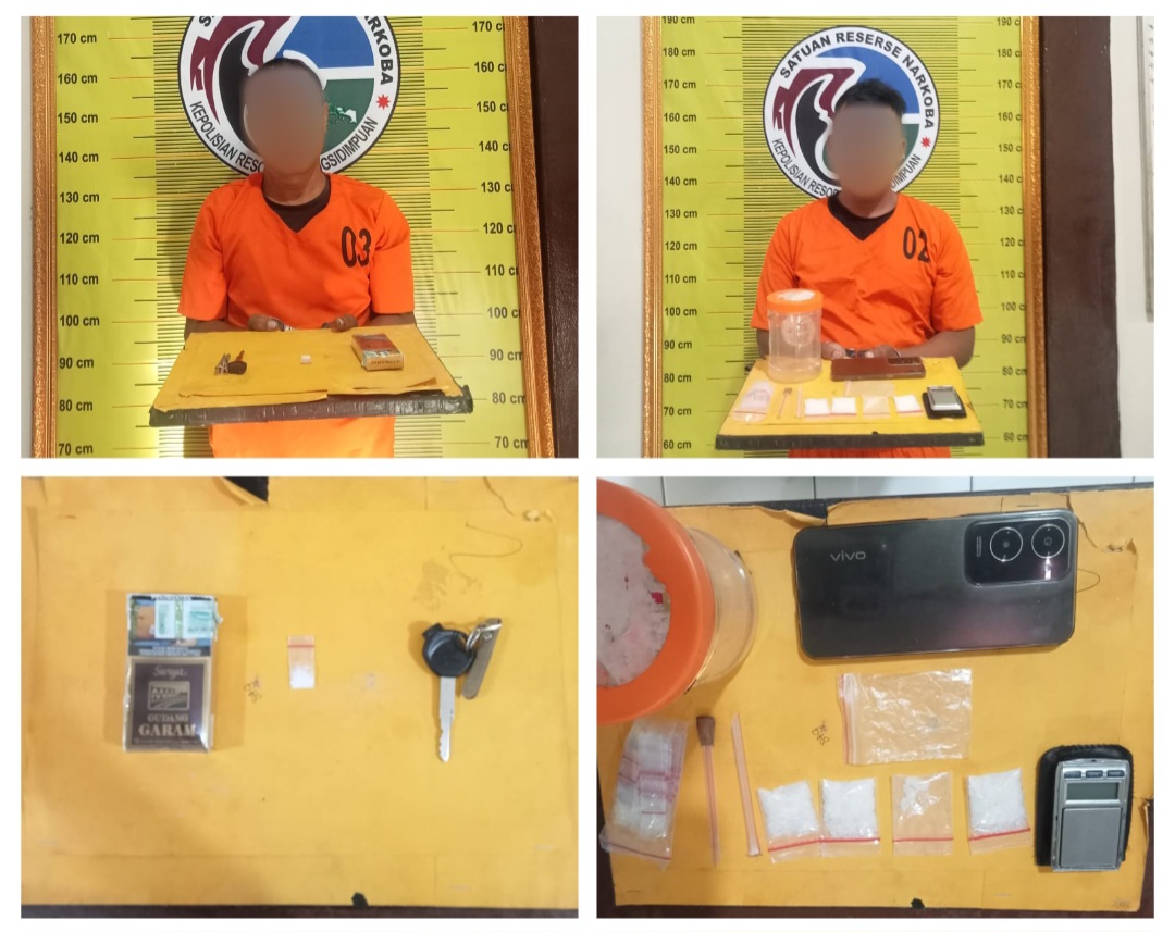 Terduga pengedar sabu, Lombu bersama 'pasiennya' IWL, sedang menunjukkan barang bukti sabu usai tertangkap Tim Opsnal Sat Resnarkoba Polres Padangsidimpuan
