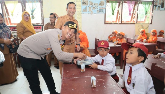 Polres Tapsel Dukung Penuh Program Makan Bergizi Sehat Gratis Bagi Siswa