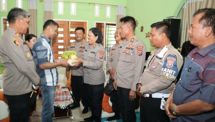 Santuni Panti Asuhan, Tali Asih, hingga Penyerahan Bansos Warnai Perayaan Natal Polres Tapsel