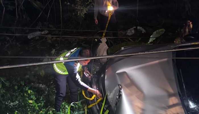 Pengemudi Mabuk Tabrak Tiang PLN Usai Tahun Baruan, 2 Penumpangnya Tewas