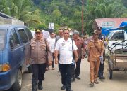 Kapolsek Batang Toru dan Camat Sangkunur Tertibkan Parkir di Pasar