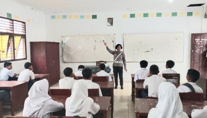 Polres Tapsel Edukasi Pelajar Patuhi Aturan Lalulintas Sejak Dini