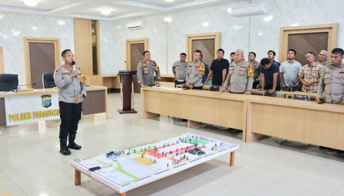 Kapolres Padangsidimpuan Simulasi Sispam Mako: Antisipasi Aksi Teror dan Kejadian Kebakaran