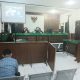 JPU dari Kejari Tapsel, Sorituwa Agung Tampubolon, saat membacakan tuntutan terhadap terdakwa yang hadir secara daring disaksikan Kuasa Hukumnya serta Majelis Hakim PN Kota Padangsidimpuan yang diketuai Azhari Prianda Ginting dalam sidang kasus dugaan kerusuhan berujung pada aksi pengeroyokan hingga pengerusakan mobil milik PT SAE Group