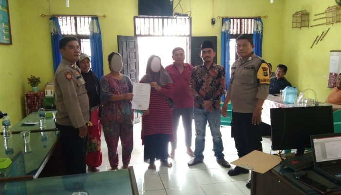 Ludahi dan Pegang Leher Pedagang Durian, 2 Wanita di Tapsel Cekcok