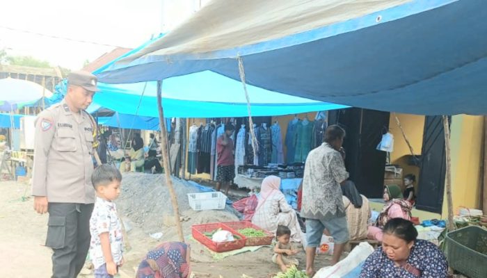 Beri Rasa Nyaman, Polsubsektor Simangambat Patroli ke Pasar