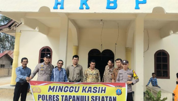 Program Minggu Kasih, Polsek SD Hole Sambangi Gereja Beri Keamanan