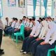 Personel Pos Lantas memberikan imbauan terkait tertib berlalulintas ke pelajar SMPN 1 Batang Toru dalam rangka Ops Keselamatan Toba 2025