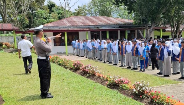 Polres Tapsel Beri Pemahaman ke Siswa Cara Mencegah Lakalantas di Jalan