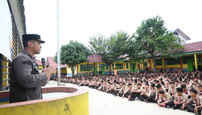 JMS ke SMPN 2 Padangsidimpuan, Kasi Intel Beri Trik Hadapi Bullying