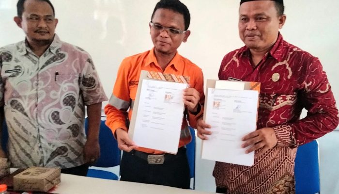 PT AR Serahkan 2 RKB dan Furniture ke SMAN 1 Angkola Barat