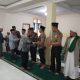 Kanit Reskrim Polsek Sipirok, Iptu Ahmad Juli Nasution, bersamalam-salaman sembari bermaaf-maafan dalam syukuran menyambut bulan suci Ramadan 1446 Hijriah bersama warga Kampung Sibio-bio