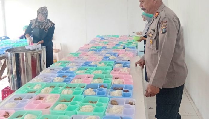 Hari ke-3 Uji Coba MBG, Kapolsek Batang Angkola Cek Dapur Pelayanan Pemenuhan Gizi