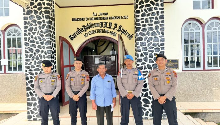 Minggu Kasih, Polres Tapsel Sambangi Gereja Beri Keamanan