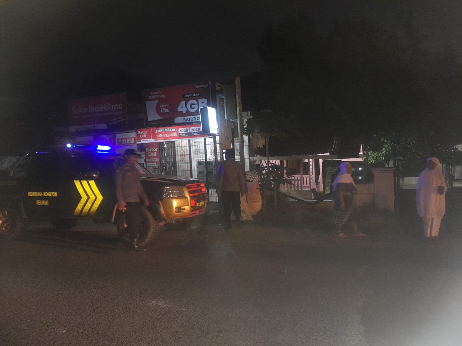 Sejumlah personel Polsek Batang Toru menggelar Patroli pengamanan bedug sahur dan Asmara Subuh