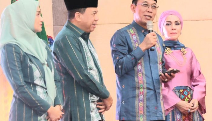 Komit Wakafkan Diri untuk Tapsel, Gus Irawan Infakkan Gaji Bupatinya