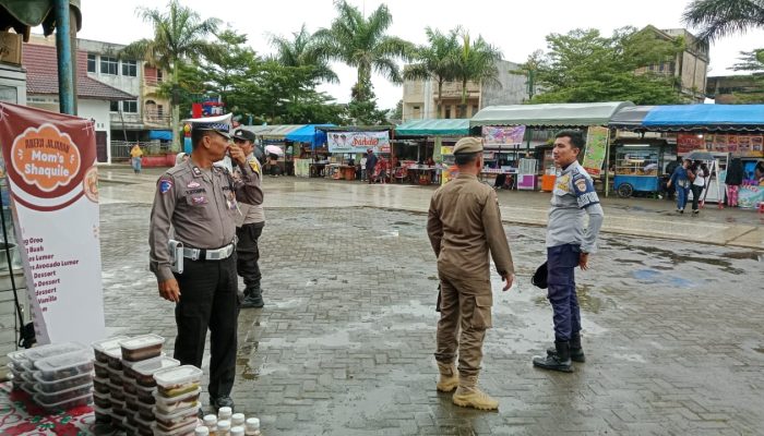 Beri Kenyamanan, Polsek Sipirok Patroli Ramadan ke Alun-alun