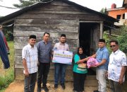 Kapolres Tapsel Sedekah Keliling, AKP Oloan Bagikan Sembako ke Beberapa Warga Pra Sejahtera