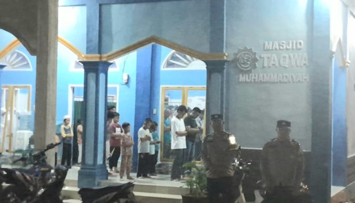 Antisipasi Kejahatan, Polsek Batang Toru Gencarkan Patroli Tarawih di Masjid