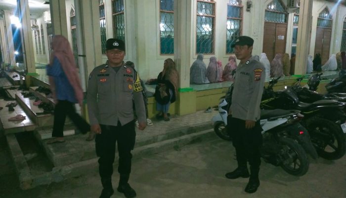 Polsek Batang Toru Pengamanan Salat Tarawih: Pastikan Ibadah Lancar