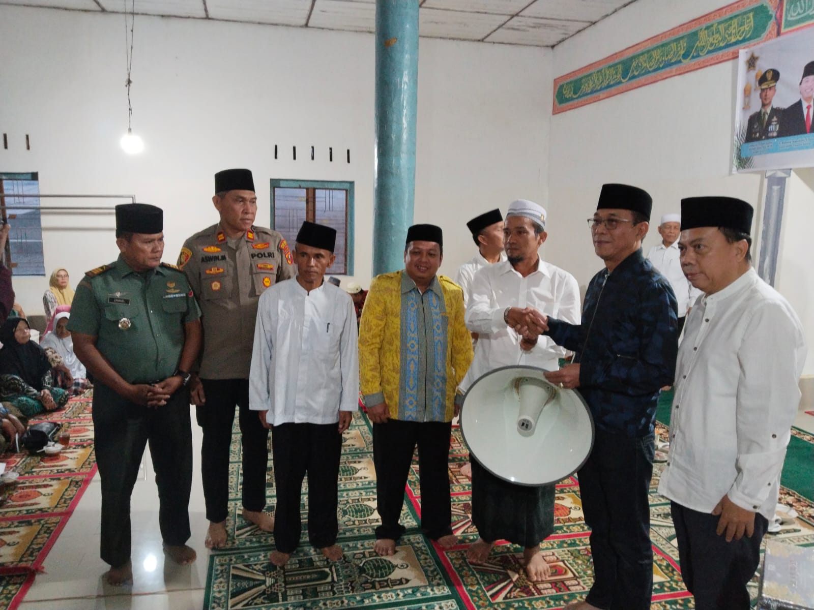 Kapolsek Sipirok, Iptu Aswin Manurung, mengikuti Safari Ramadan bersama Bupati dan Wabup Tapsel, Gus Irawan Pasaribu dan Jafar Syahbuddin Ritonga