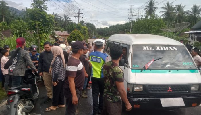 Jalan di Aek Sijorni Lumpuh Total Akibat Banjir, Polres Tapsel Imbau Pengendara Bersabar