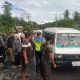 Personel Sat Lantas Polres Tapsel terlihat siaga di lokasi banjir di Jalinsum dekat Sungai objek Wisata Aek Sijorni, guna mengatur arus lalulintas agar tidak macet dan mengimbau masyarakat supaya tetap waspada