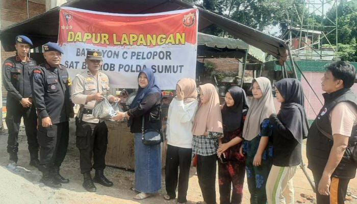 Peduli Korban Banjir, AKBP Wira Beri Bantuan Sembako ke Dapur Umum