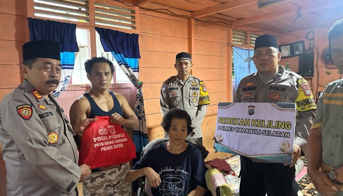 Kapolsek Batang Toru Salurkan Bantuan Sedekah Keliling Ramadan dari Kapolres Tapsel