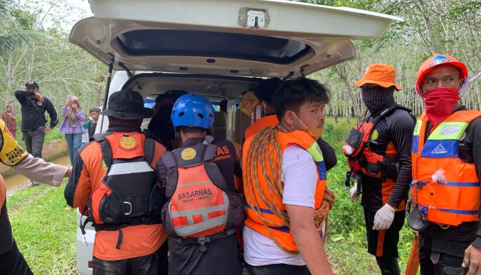 Penjala Ikan Diduga Temukan Korban Banjir yang Hilang di Sidimpuan