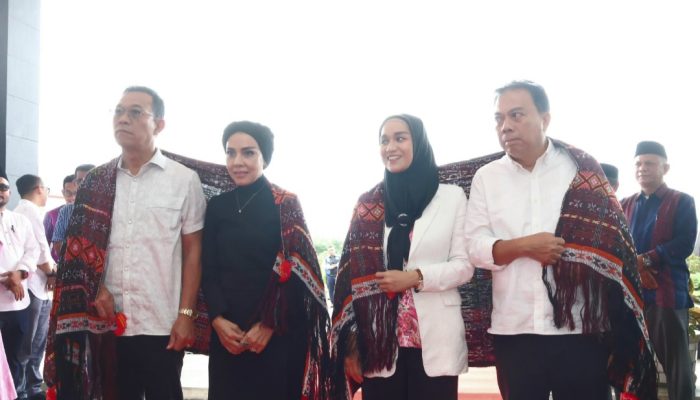 Usai Retreat, Gus-Jafar Disambut dengan Sukacita di Pemkab Tapsel