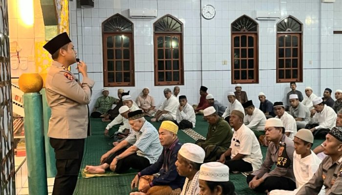 Di Sela Tarawih, AKBP Wira Mohon Dukungan Jamaah Berantas Narkoba