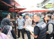 AKBP Wira Cek Ketersediaan dan Harga Bahan Pokok di Pajak Batu
