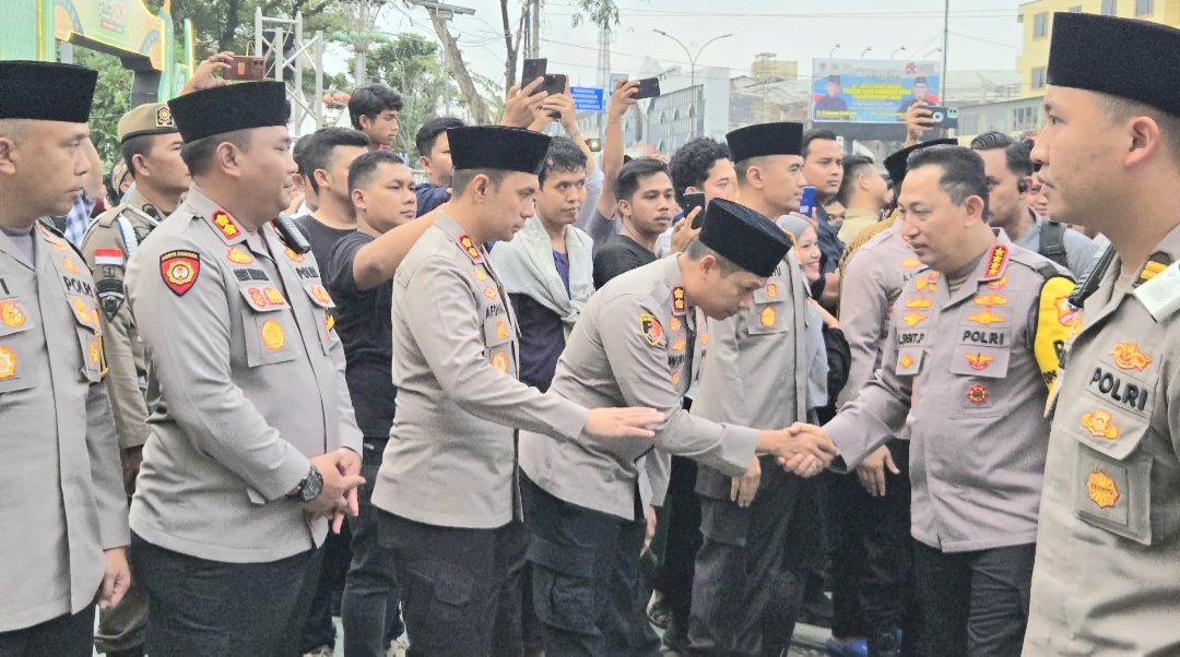 Kapolres Padangsidimpuan, AKBP Dr Wira Prayatna, dan lainnya, menyambut Kunker Kapolri, Jenderal Pol Drs Listyo Sigit Prabowo, ke Medan