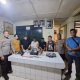 Plt Kapolsek Batang Angkola, AKP R Trihardjanto, bersama Kanit Reskrim, Ipda Ansor Harahap, bersama Tim usai mengamankan 3 orang yang diduga terlibat dalam kasus pencurian dengan pemberatan