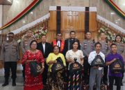 Polres Tapsel Serahkan Ratusan Paket Sembako dari Kapoldasu ke GKPA Sipirok