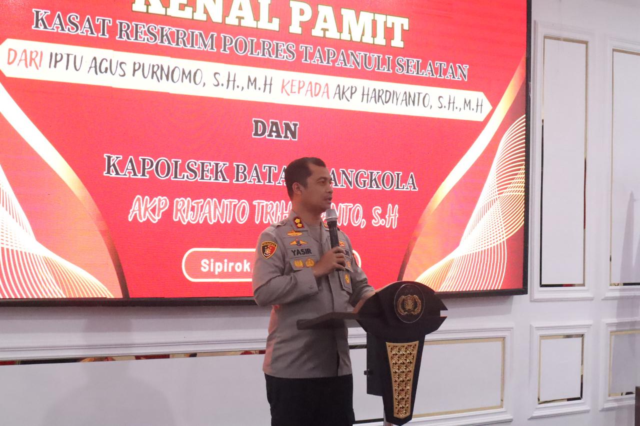 Kapolres Tapsel, AKBP Yasir Ahmadi, saat memimpin acara kenal pamit Kasat Reskrim dan Kapolsek Batang Angkola