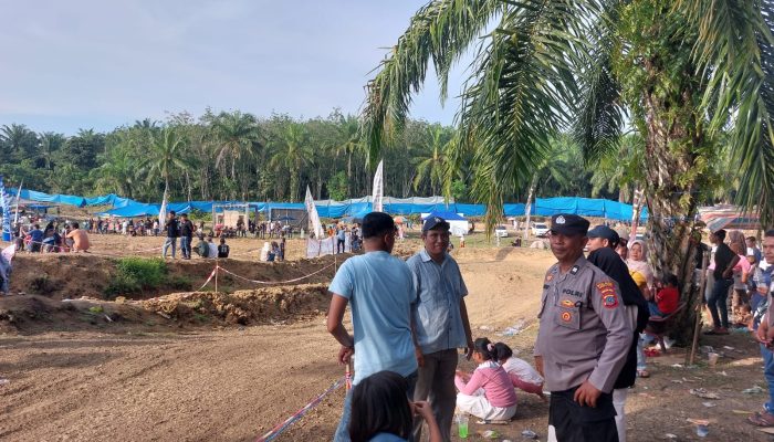 Cegah Kriminalitas, Polsek Padang Bolak Pengamanan Lomba Grass Track